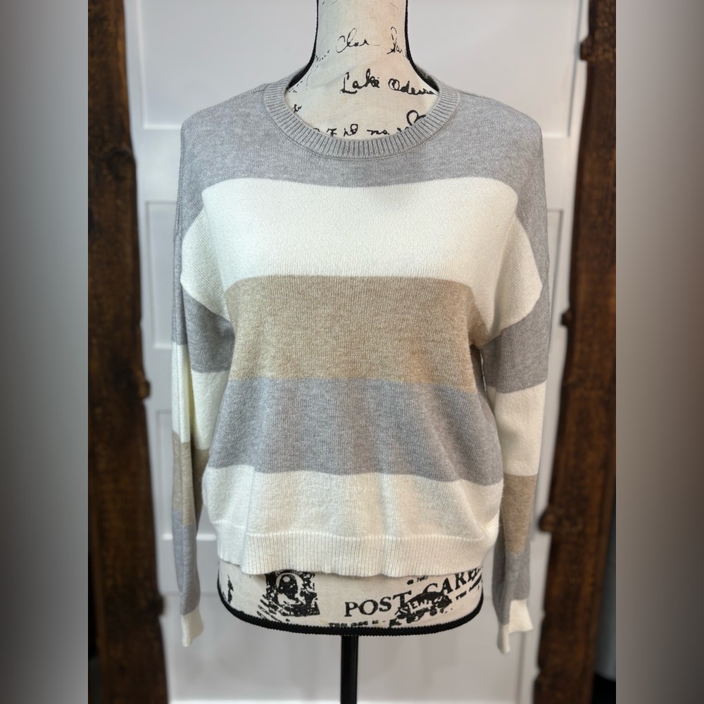Proof Apparel Women’s Sweater Gray Cream Striped Long Sleeve Size Large